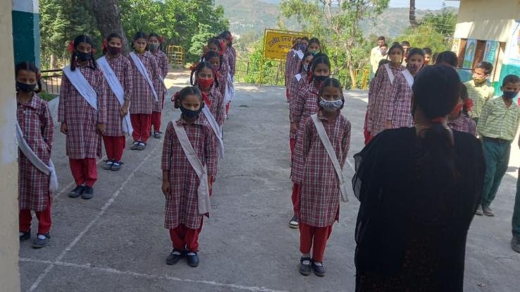 Information given to children about Himachal Day