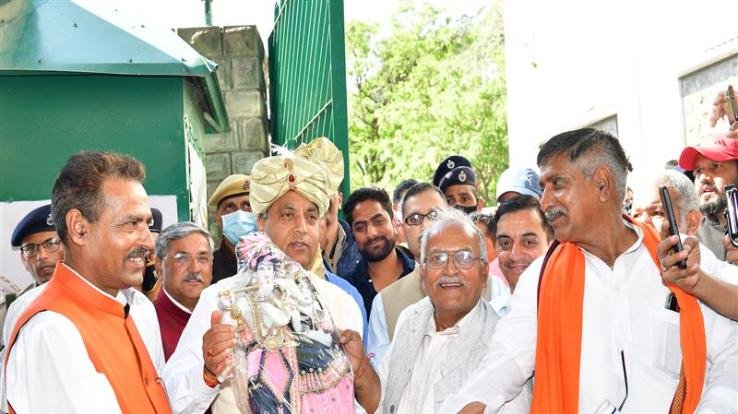 BMS thanks CM for various welfare schemes and enhancing wages of daily wagers