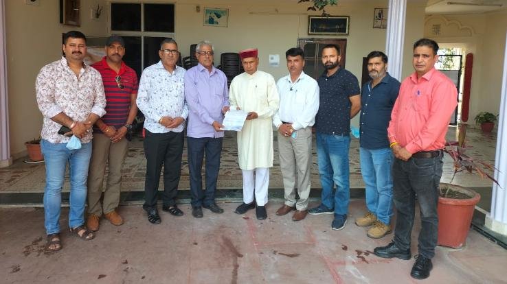 Regarding the problems, former CM Prof. Delegation met with Dhumal