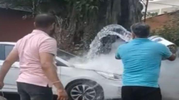 Fire in the car of a couple who came to Himachal from Ludhiana