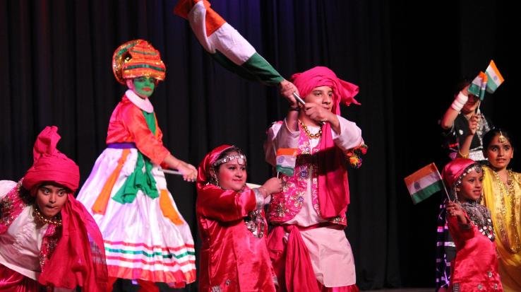 New students and teachers presented 'Talent Hunt Show-2022'