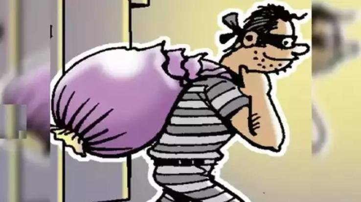 इंदौरा : शिव मंदिर में चुरा रहा था गागर, लोगों ने दबोचा