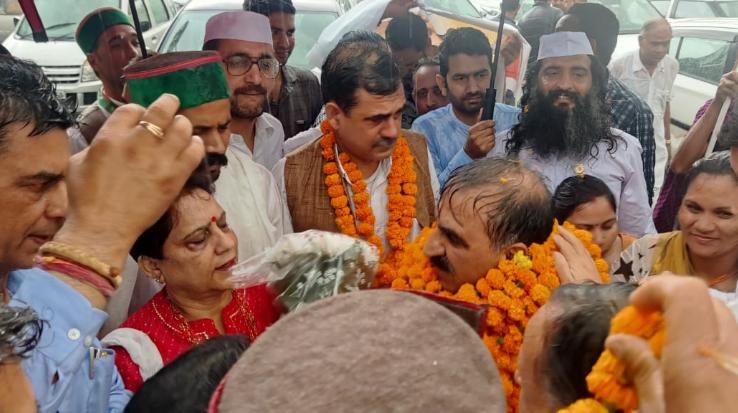 Sukhwinder Sukhu received a grand welcome on arrival at Nuclear