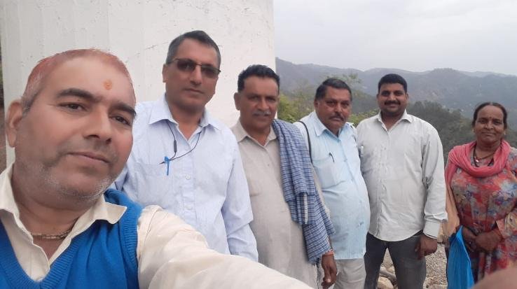 Villagers met junior engineer about water problem