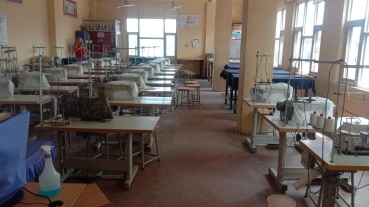 Crowd-block Congress being mobilized from school children in CM's rally