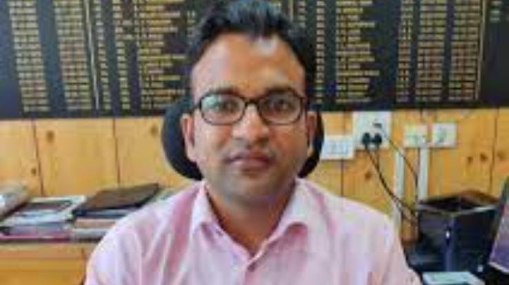 Auction of shop built in Tanda premises, 21 Co-Deputy Commissioner