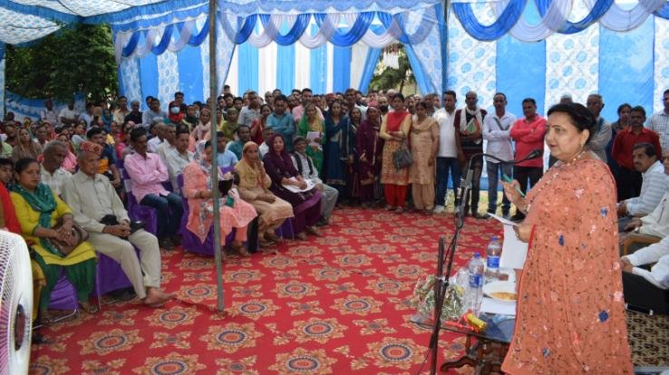Sarveen Chaudhary distributed checks to the eligible beneficiaries of various schemes
