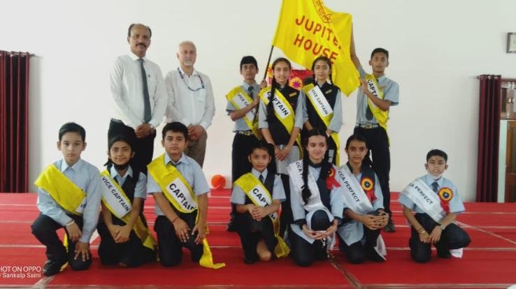 House students of Kangra GAV took charge, Ajay Manhas dressed up