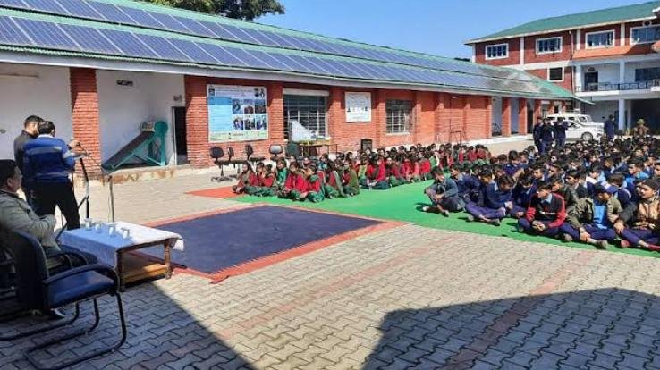 Need a job, so 20 should come to ITI Naiharanpukhar