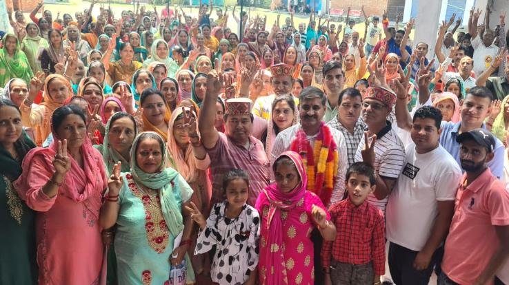 Kajal inaugurated the newly constructed Mahila Mandal Bhawan in Panchayat Abdullahpur