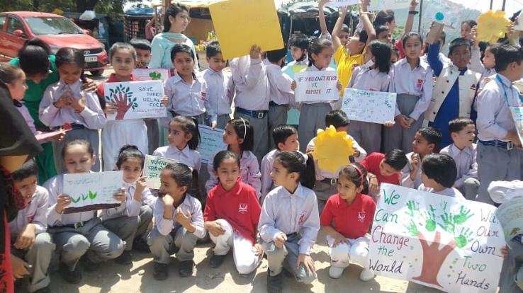 Genius Global School took out rally and gave message to save environment