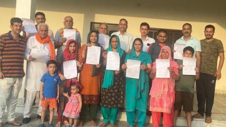 Paragpur: 11 families of Dodu Brahmin left ration card subsidy