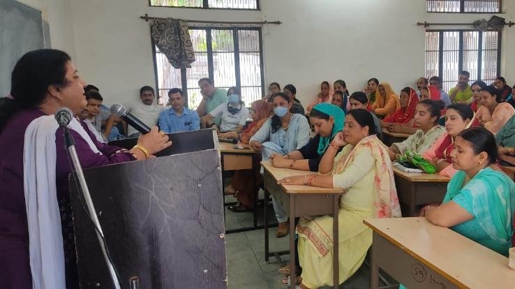 Dialogue program organized in school