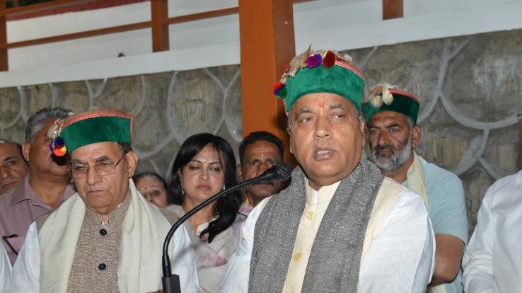 Chief Minister inaugurates park constructed at Rs. 2.40 crore near Oak Over