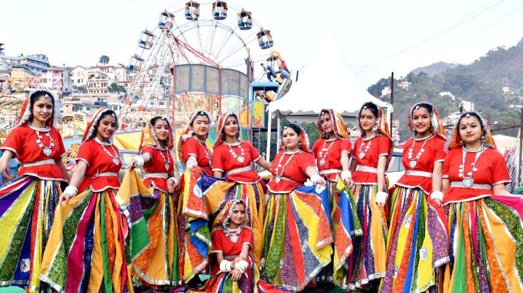 Bollywood and Pahari songs compel everyone to dance in the second culture evening