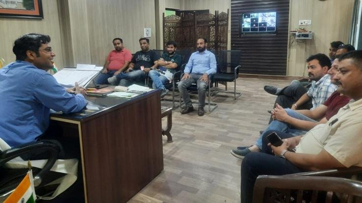 DM Kangra held a meeting with the journalist to know the problems related to Kangra