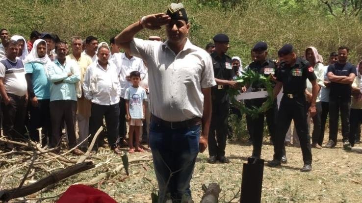 Funeral of former Luderite soldier with military honors