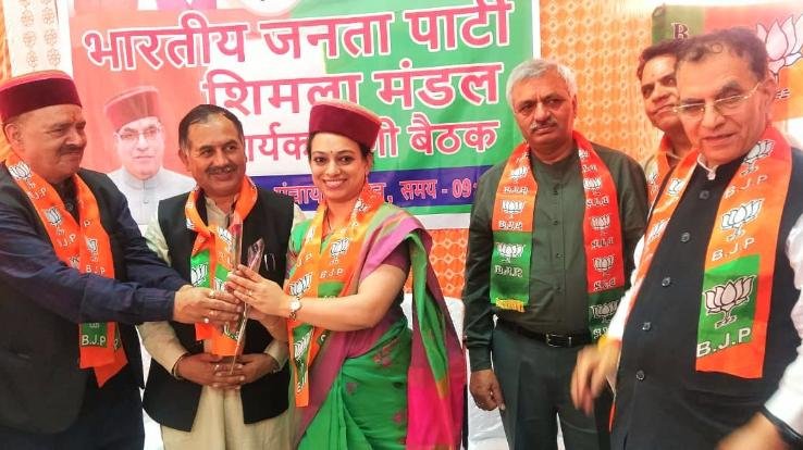 CPIM councilor Shelly Sharma joins BJP in Mandal executive meeting