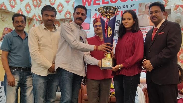  Keshavi of Jwalamukhi became the winner of the chess competition