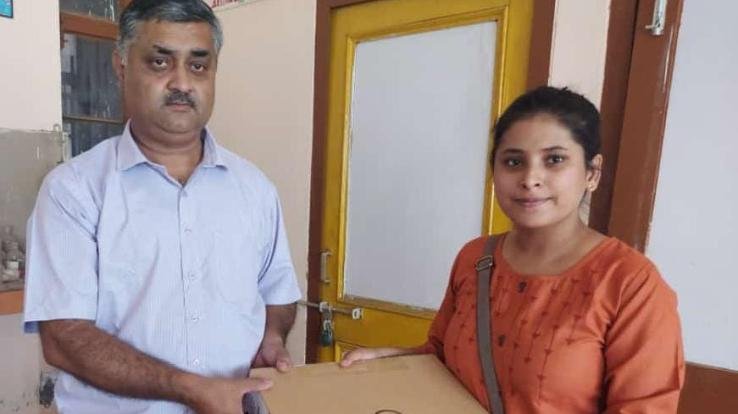 Dhasoli's Sakshi Dogra got laptop