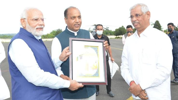 Governor and Chief Minister gave a dignified farewell to the Prime Minister