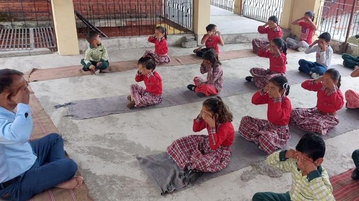 World Yoga Day celebrated with pomp in Lambagaon school