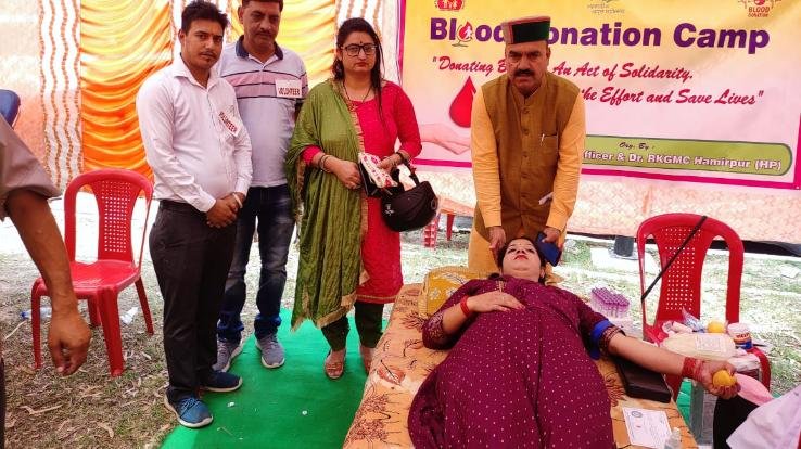 birth anniversary of Late Raja Virbhadra Singh, Block Congress Badsar organized a blood donation camp