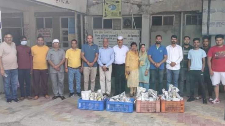 Block Congress Fruits distributed in Ayurvedic College on the birth anniversary of Virbhadra