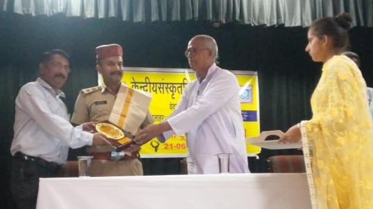  DSP Dehra explained the importance of yoga to the students