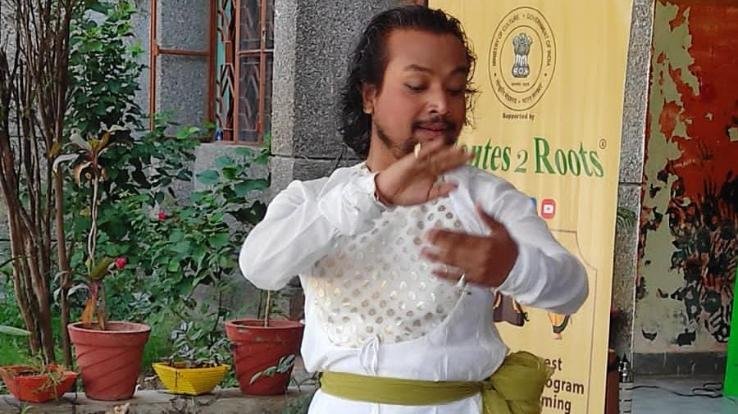 Kathak dance workshop organized by Roots-to-Route NGO at Kendriya Vidyalaya Naleti