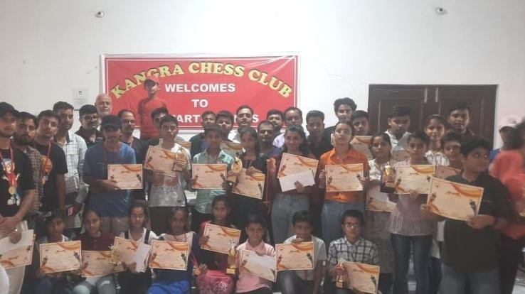 Social worker Shyam Verma awarded the winner of Rapid Chess Championship