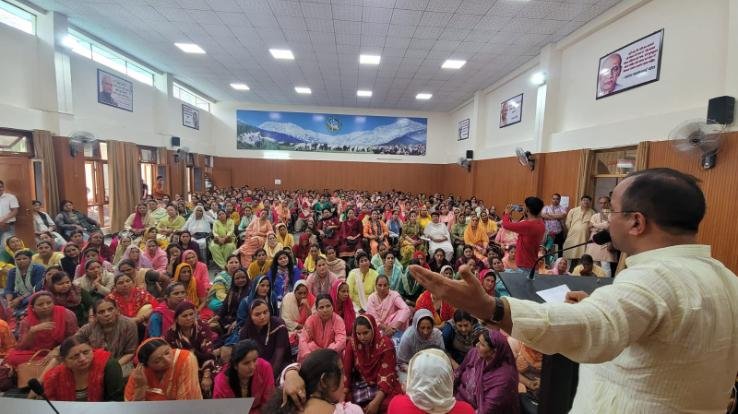 Mahila Mandal will work to give a new inspiration to the society by planting 34000 saplings