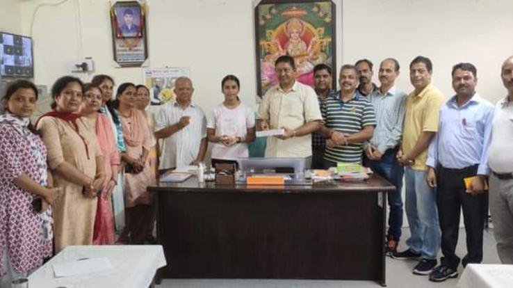 HPBOSE 10th Result 2022: Rewa, a student of Government Model Senior Secondary School, Khaira, increased the pride of the school