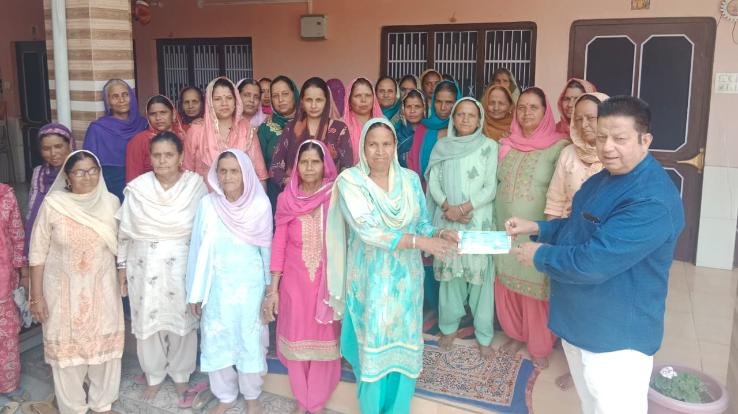 Kangra: Let's take Jan Ashirwad Yatra towards the village, former MLA Chaudhary Surendra Kaku reached village Natehad