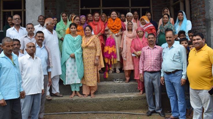 Government's priority is door-to-door solution of public problems - Sarveen Choudhary