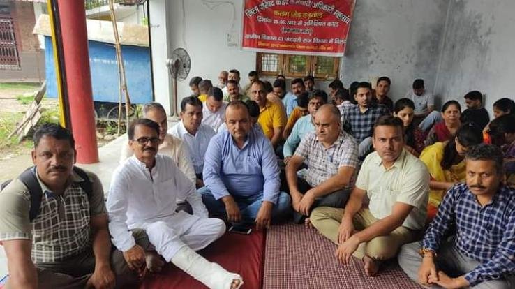 government should soon merge the Zilla Parishad personnel with the government department