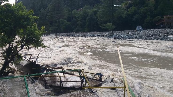 Clouds burst in Manikaran of Kullu, a scene of destruction all around