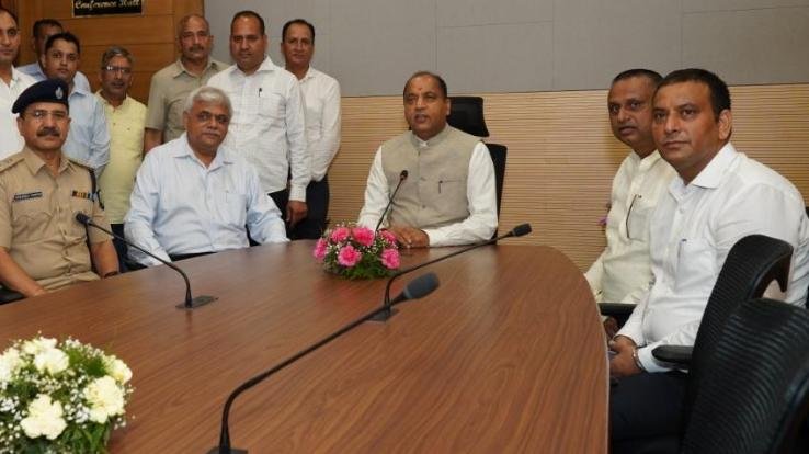 CM dedicates conference hall at Himachal Bhawan, Chandigarh