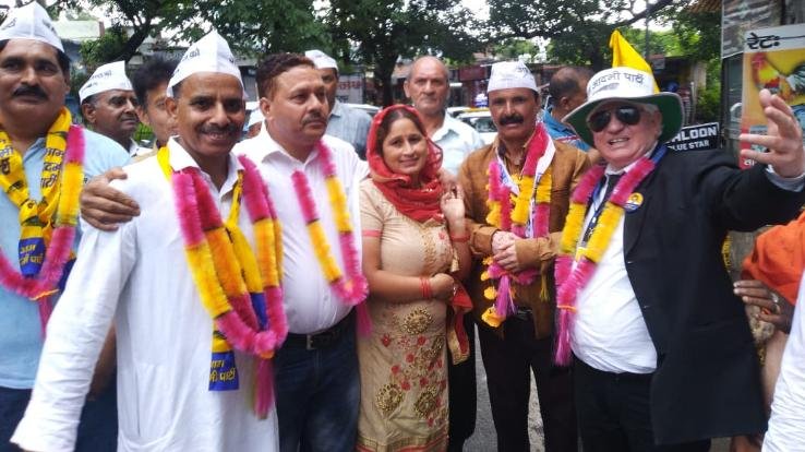 Aam Aadmi Party attacked the central government and the state government fiercely