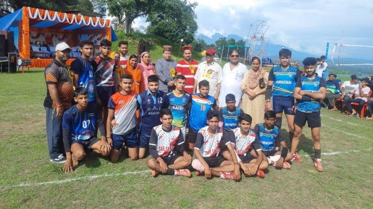 Incentive amount of 11 thousand rupees given to the players