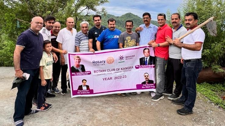 Rotary Club Kangra planted saplings