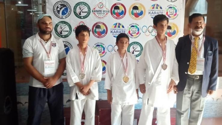 Shimla: Hardik Sharma won gold and silver medals in State Karate Championship 2022