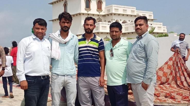 Paragpur: Punjabi singer Sidhu Musewala went home to pay tribute to the youth of Dadasiba