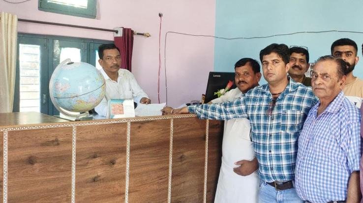 Bankhandi road, left tathan road, dilapidated near Goga temple, people submitted a memorandum