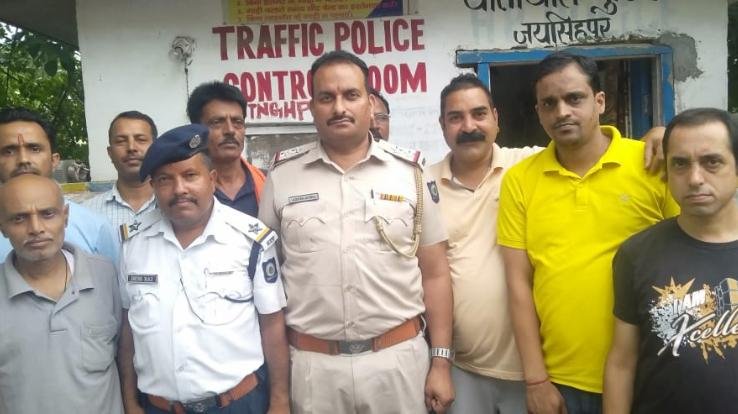 Station in-charge held a meeting with traders and taxi union