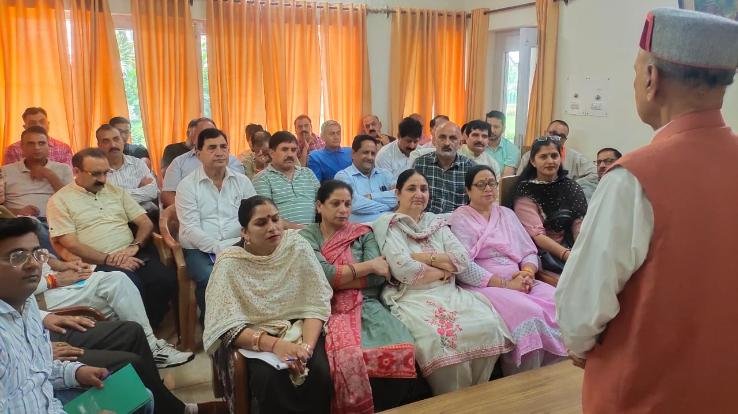 party won all the five seats in Hamirpur, then the respect and respect of the worker increased here - Dhumal