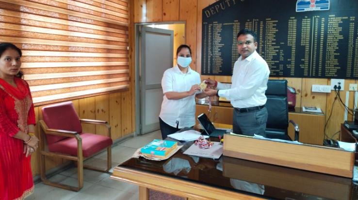 Ruchika and Ritika illuminated the name of the district by winning gold medals