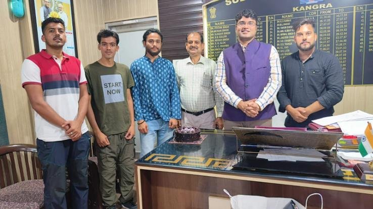 Youth Charitable Trust cut cake on the birthday of SDM Kangra Naveen Tanwar