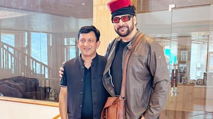 Bollywood actor Shahbaz arrived to visit the beautiful plains of Manali
