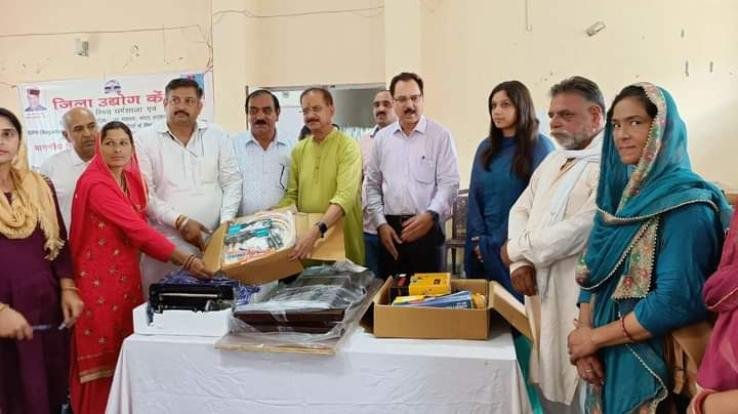 Tool-kits distributed to handicraft artisans under DPH scheme